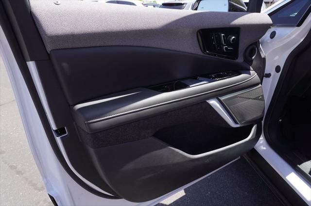 2025 Cadillac iQ Luxury 1 AWD