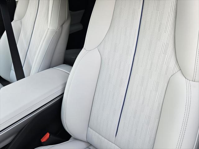 2025 Cadillac iQ Luxury w/1SC