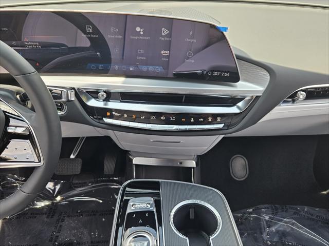 2025 Cadillac iQ Luxury w/1SC