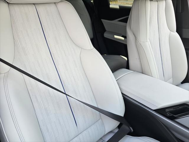 2025 Cadillac iQ Luxury w/1SC