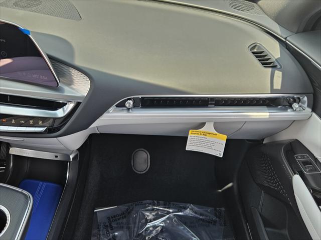 2025 Cadillac iQ Luxury w/1SC