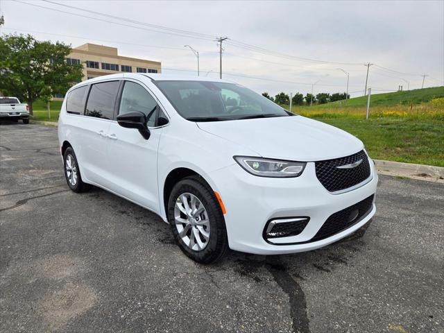 2025 Chrysler Pacifica PACIFICA SELECT AWD