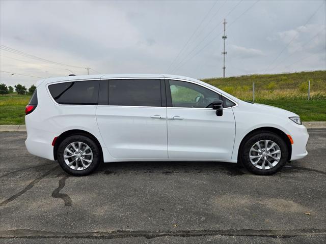 2025 Chrysler Pacifica PACIFICA SELECT AWD