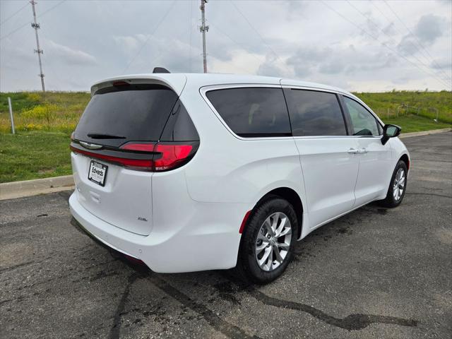 2025 Chrysler Pacifica PACIFICA SELECT AWD