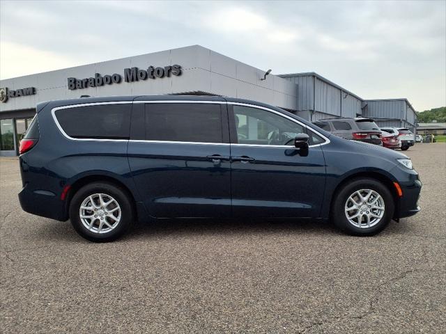 2025 Chrysler Pacifica PACIFICA SELECT AWD