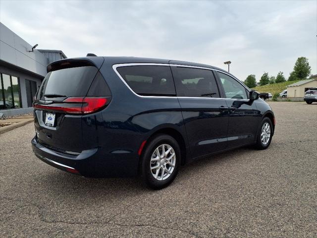 2025 Chrysler Pacifica PACIFICA SELECT AWD