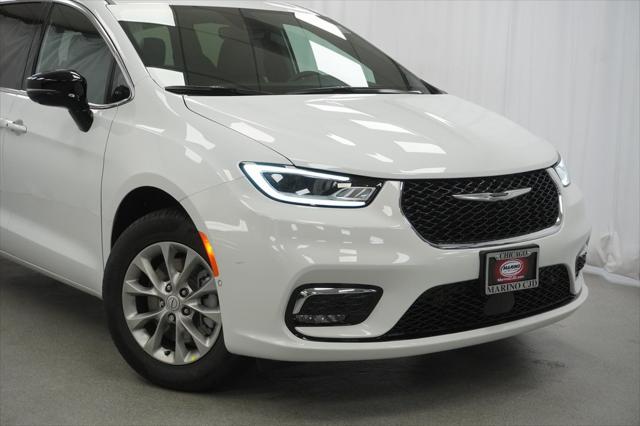 2025 Chrysler Pacifica PACIFICA SELECT AWD