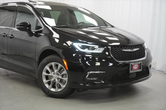 2025 Chrysler Pacifica PACIFICA SELECT AWD