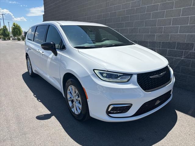 2025 Chrysler Pacifica PACIFICA SELECT AWD