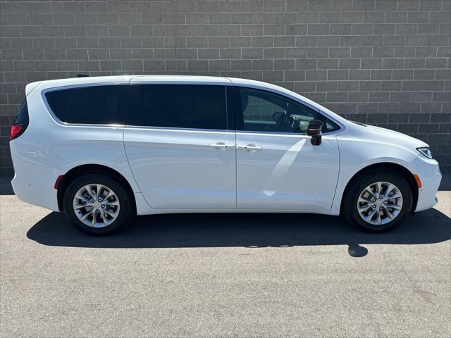 2025 Chrysler Pacifica PACIFICA SELECT AWD