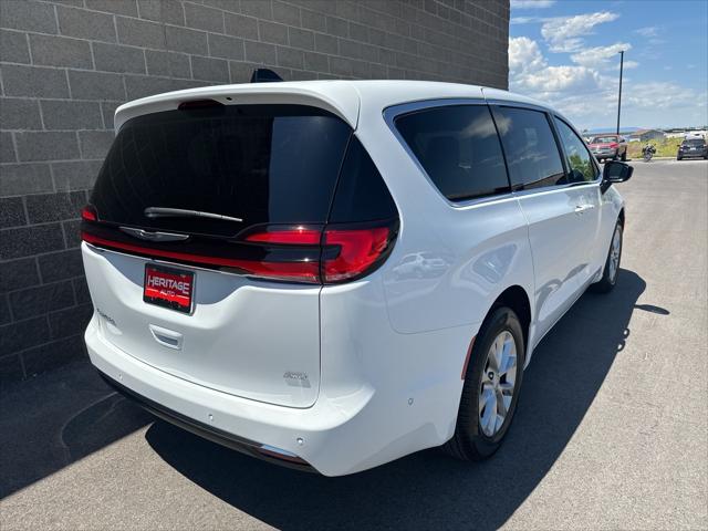 2025 Chrysler Pacifica PACIFICA SELECT AWD