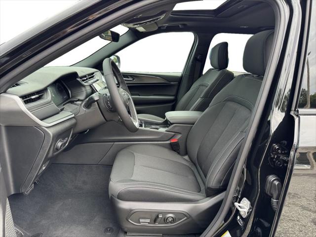 2025 Jeep Grand Cherokee Laredo X 4x2