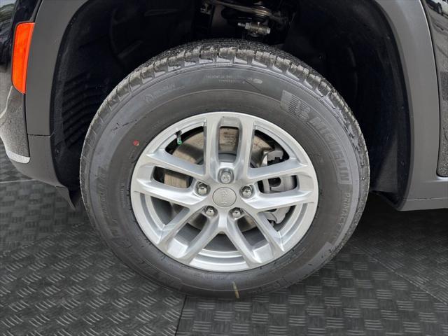 2025 Jeep Grand Cherokee Laredo X 4x2