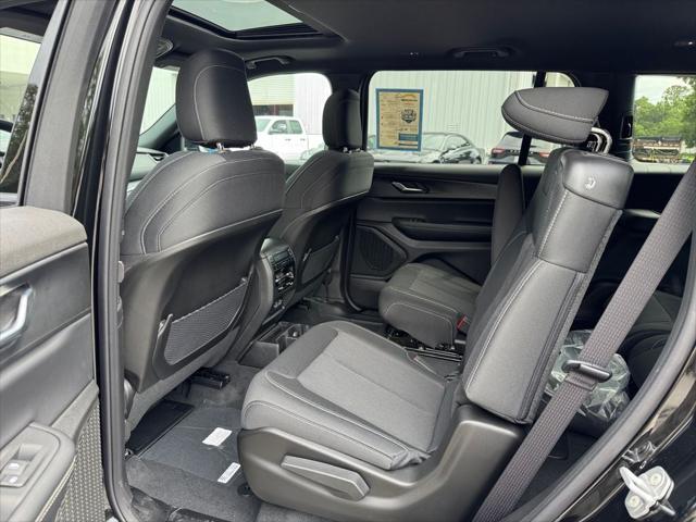 2025 Jeep Grand Cherokee Laredo X 4x2