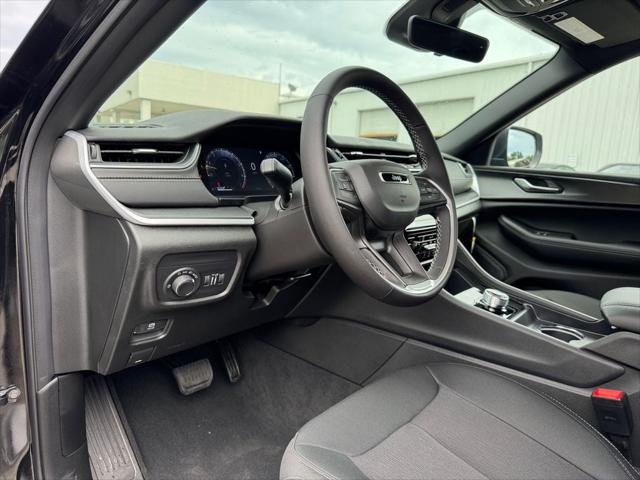 2025 Jeep Grand Cherokee Laredo X 4x2