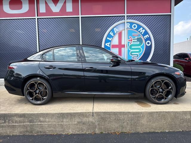 2025 Alfa Romeo Giulia GIULIA INTENSA AWD 2025 Alfa Romeo Giulia GIULIA INTENSA AWD