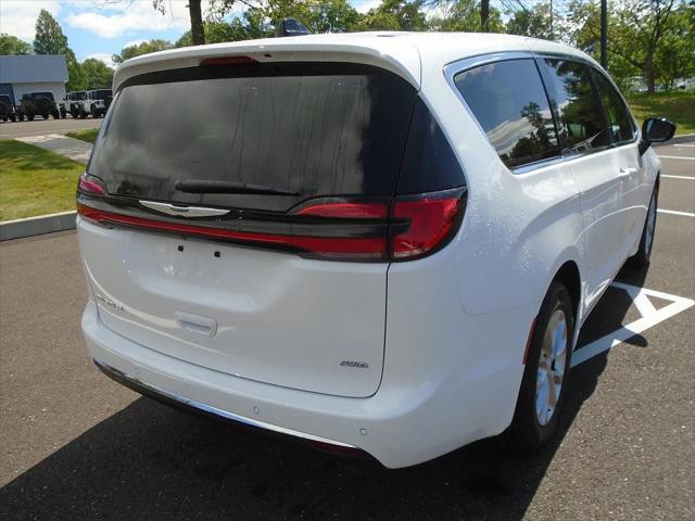 2025 Chrysler Pacifica PACIFICA SELECT AWD