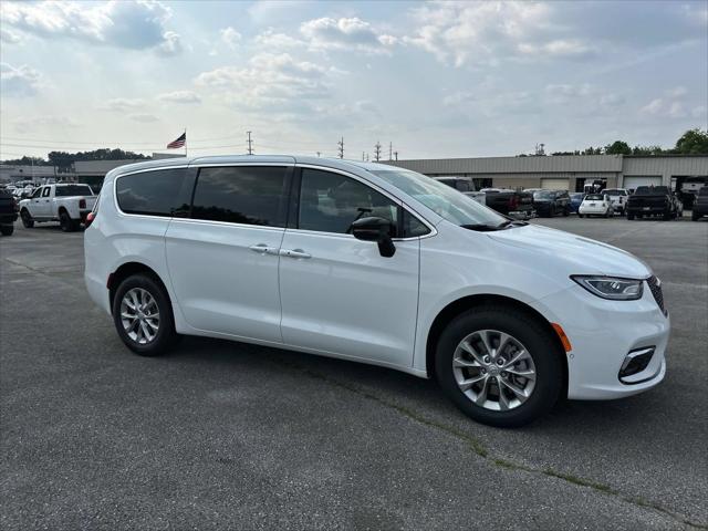 2025 Chrysler Pacifica PACIFICA SELECT AWD