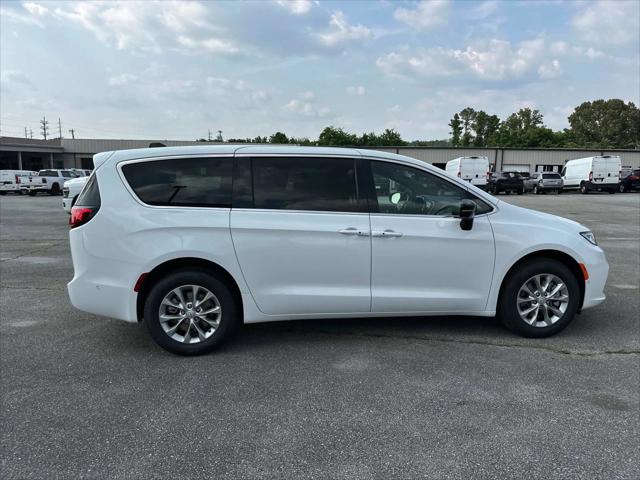 2025 Chrysler Pacifica PACIFICA SELECT AWD