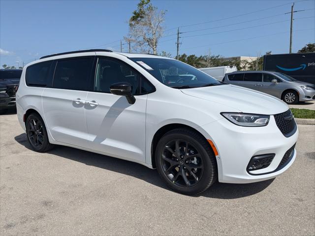 2025 Chrysler Pacifica PACIFICA LIMITED