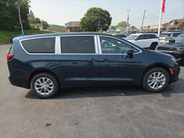 2025 Chrysler Pacifica PACIFICA SELECT AWD