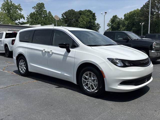 2025 Chrysler Voyager VOYAGER LX