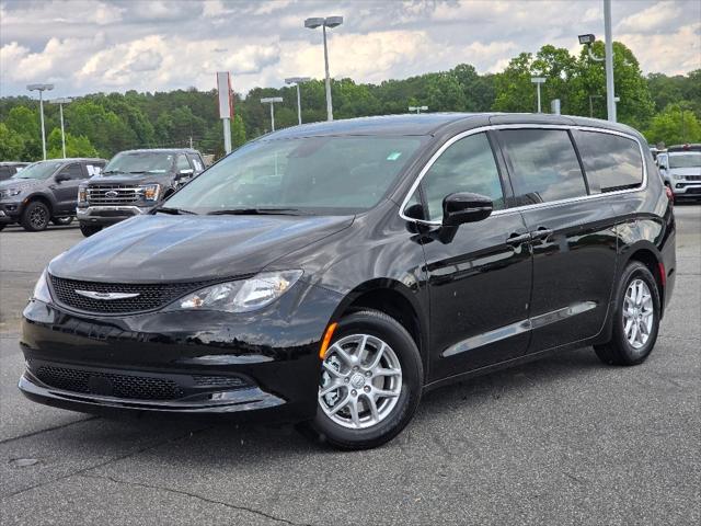 2025 Chrysler Voyager VOYAGER LX