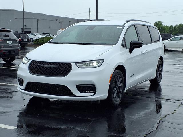 2025 Chrysler Pacifica PACIFICA SELECT