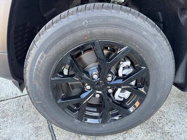 2025 Jeep Grand Cherokee GRAND CHEROKEE L ALTITUDE 4X2