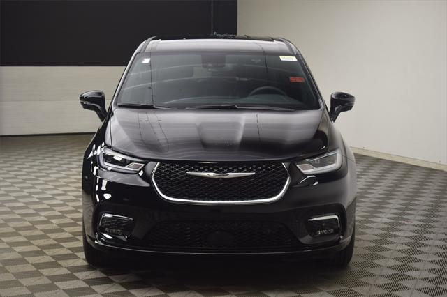 2025 Chrysler Pacifica PACIFICA SELECT AWD