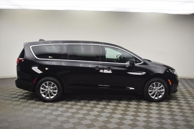 2025 Chrysler Pacifica PACIFICA SELECT AWD