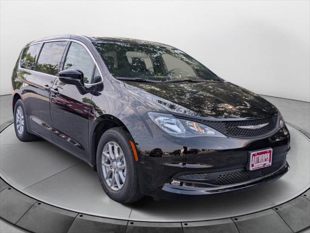 2025 Chrysler Voyager VOYAGER LX