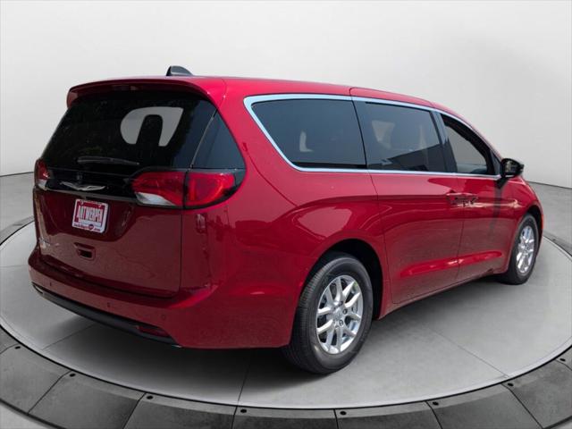 2025 Chrysler Voyager VOYAGER LX