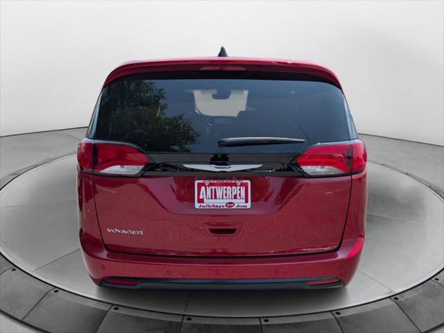 2025 Chrysler Voyager VOYAGER LX