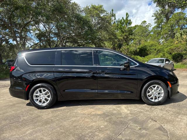 2025 Chrysler Voyager VOYAGER LX