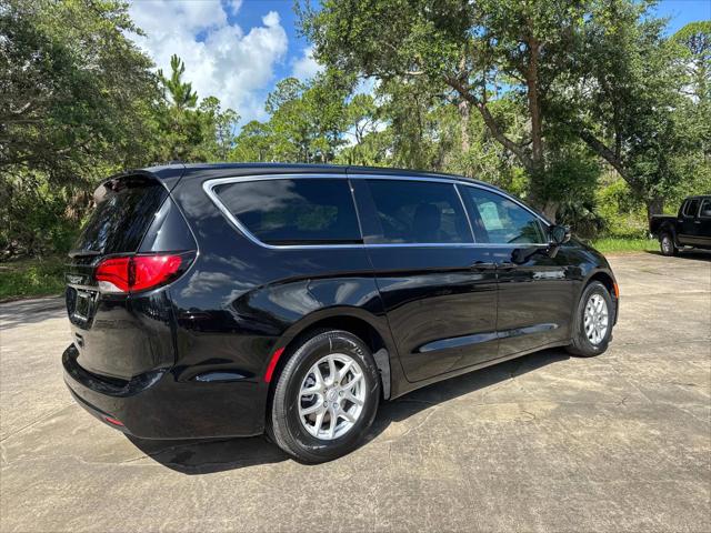 2025 Chrysler Voyager VOYAGER LX