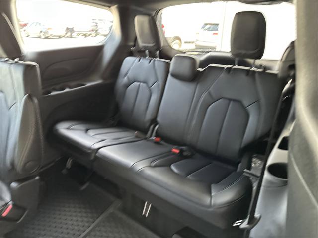 2025 Chrysler Voyager VOYAGER LX