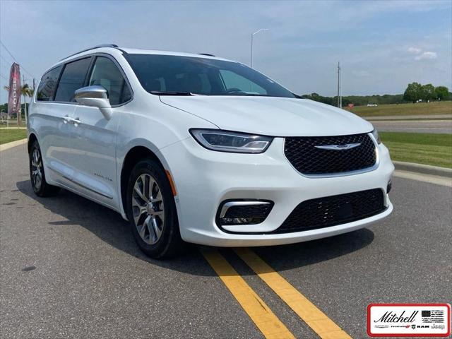 2024 Chrysler Pacifica Hybrid Pinnacle