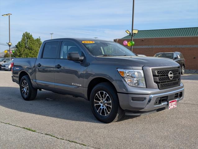 2023 Nissan TITAN Crew Cab SV 4x2
