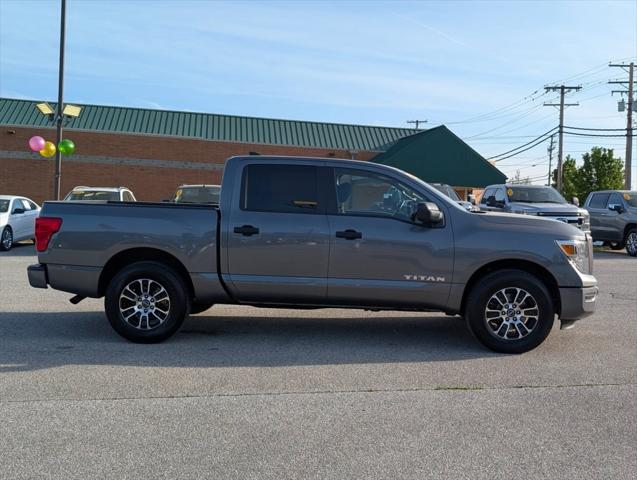 2023 Nissan TITAN Crew Cab SV 4x2