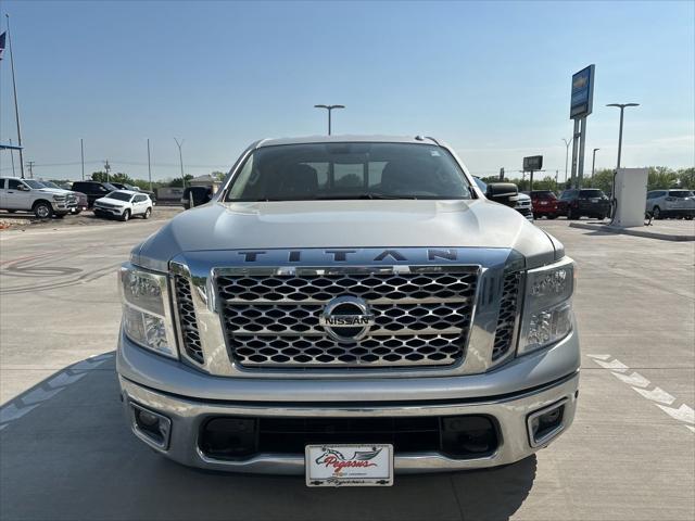 2017 Nissan TITAN SV