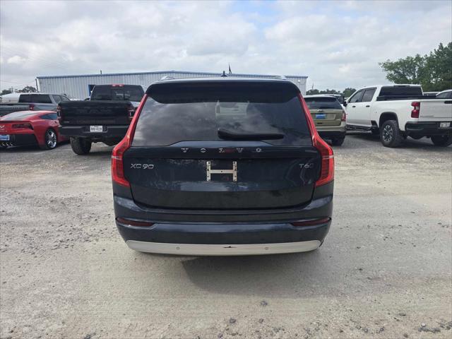 2022 Volvo XC90 T6 Momentum 7 Passenger