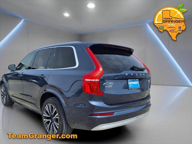 2022 Volvo XC90 T6 Momentum 7 Passenger