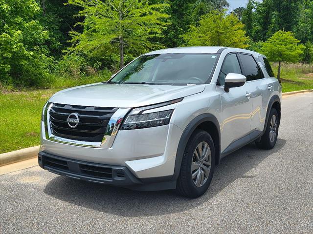 2022 Nissan Pathfinder S 2WD