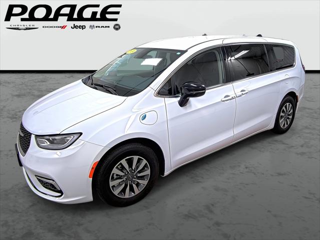 2024 Chrysler Pacifica Hybrid Select