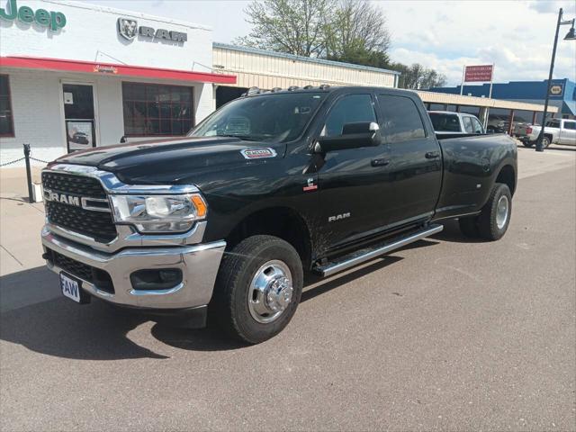 2022 RAM 3500 Big Horn Crew Cab 4x4 8 Box