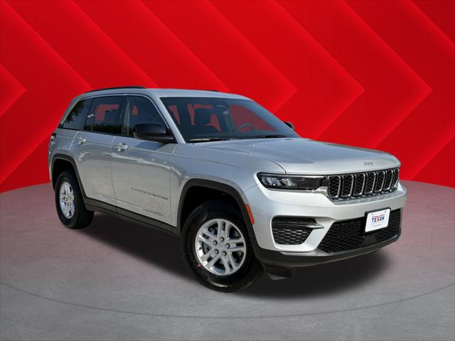 2025 Jeep Grand Cherokee Laredo 4x2
