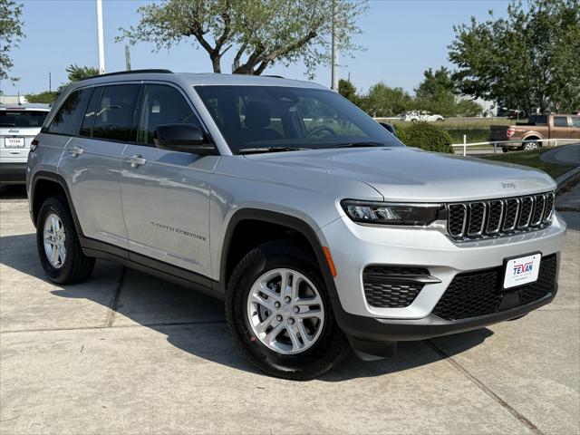 2025 Jeep Grand Cherokee Laredo 4x2
