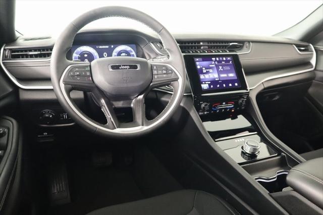 2024 Jeep Grand Cherokee L Laredo 4x2