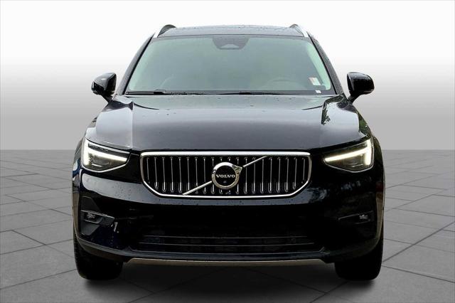 2023 Volvo XC40 B5 Ultimate Bright Theme
